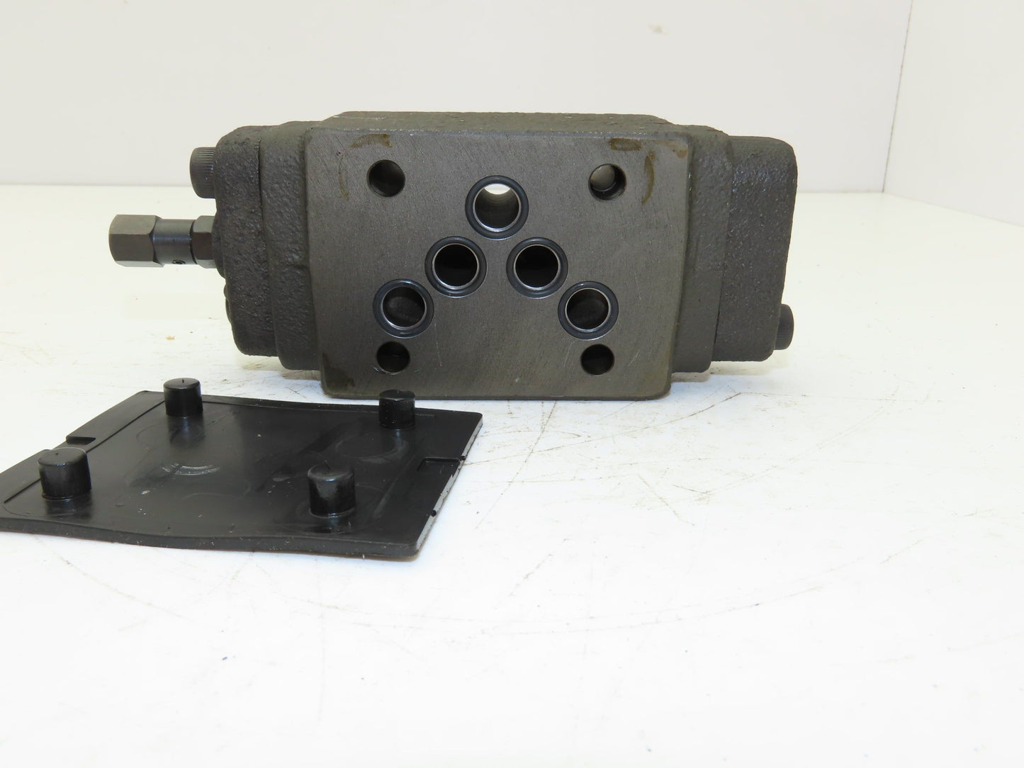 Nachi OCY-G03-B-X-J51 Hydraulic Modular Flow Regulator with Check Valve