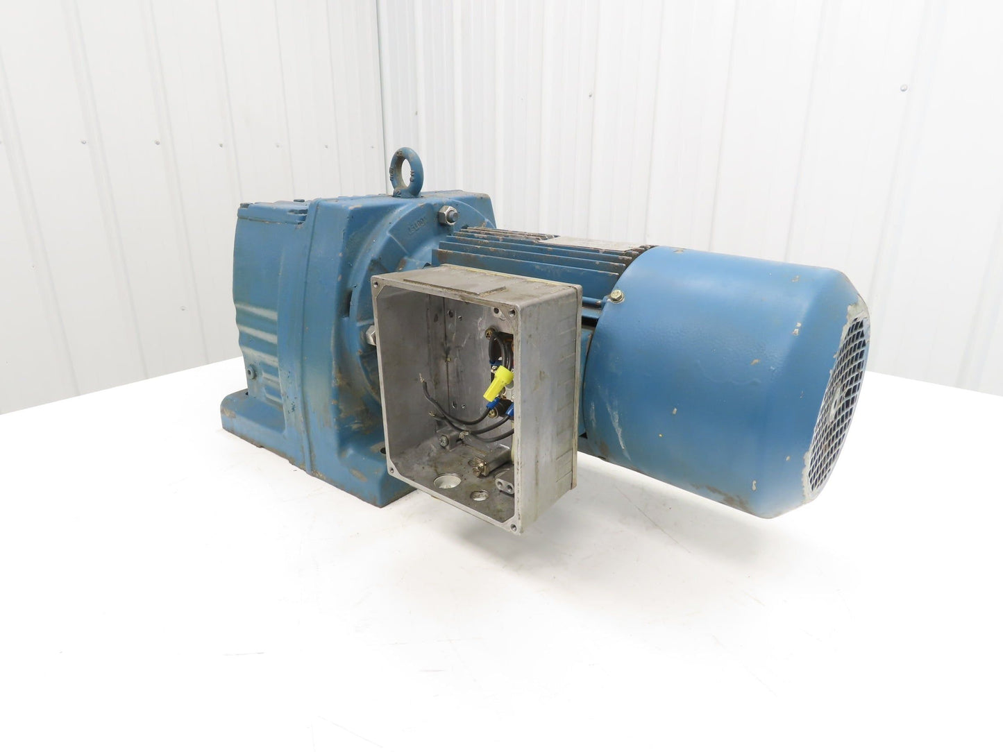 Sew Eurodrive R87 DV100L4/BMG Inline Gearmotor 3kw 277/480V 63.68:1 Ratio 27rpm