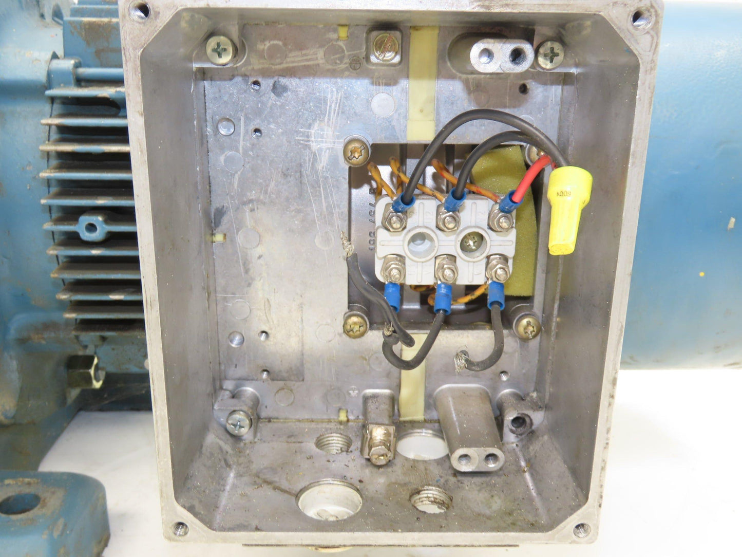 Sew Eurodrive R87 DV100L4/BMG Inline Gearmotor 3kw 277/480V 63.68:1 Ratio 27rpm