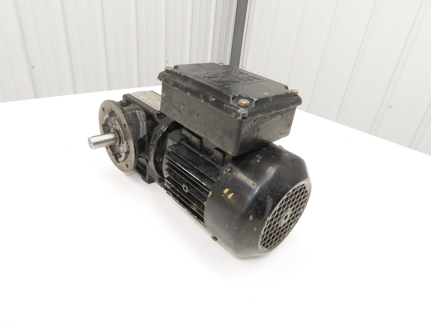 Sew Eurodrive SF37/112G EDT71D4 Gearmotor 20:1 Ratio 80rpm 1/2Hp 230/460V LH