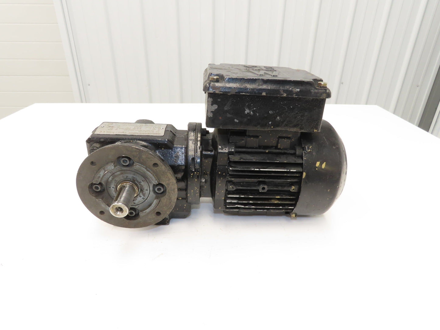 Sew Eurodrive SF37/112G EDT71D4 Gearmotor 20:1 Ratio 80rpm 1/2Hp 230/460V LH