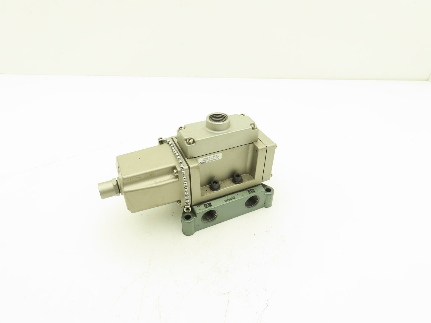 SMC NVS4134-0009D Pneumatic Air Solenoid Valve 1/2" NPT 150 psi 120VAC 115°F