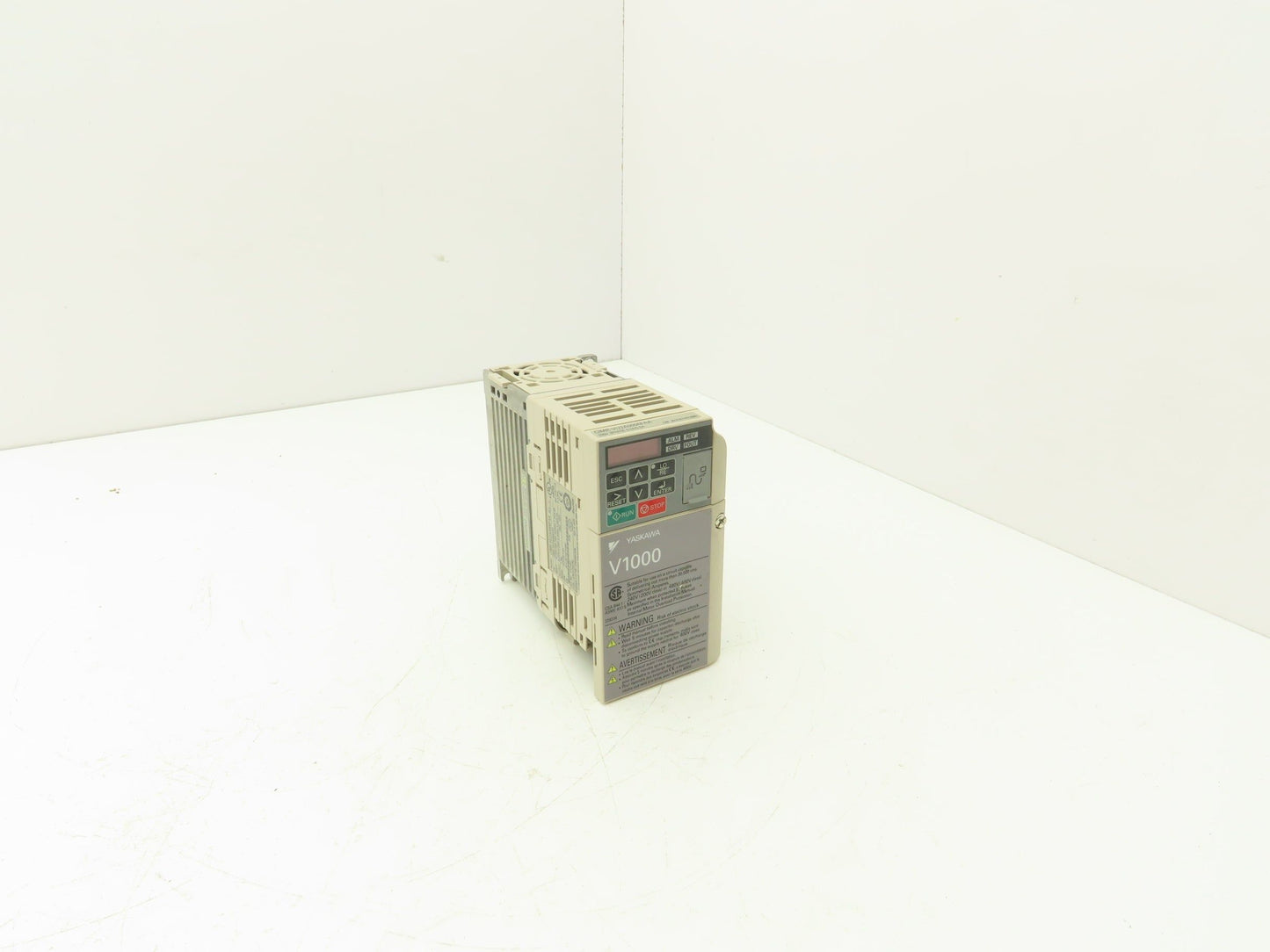 Yaskawa CIMR-VU2A0006FAA V1000 Series AC Servo Drive 240V 3Ph Rev C