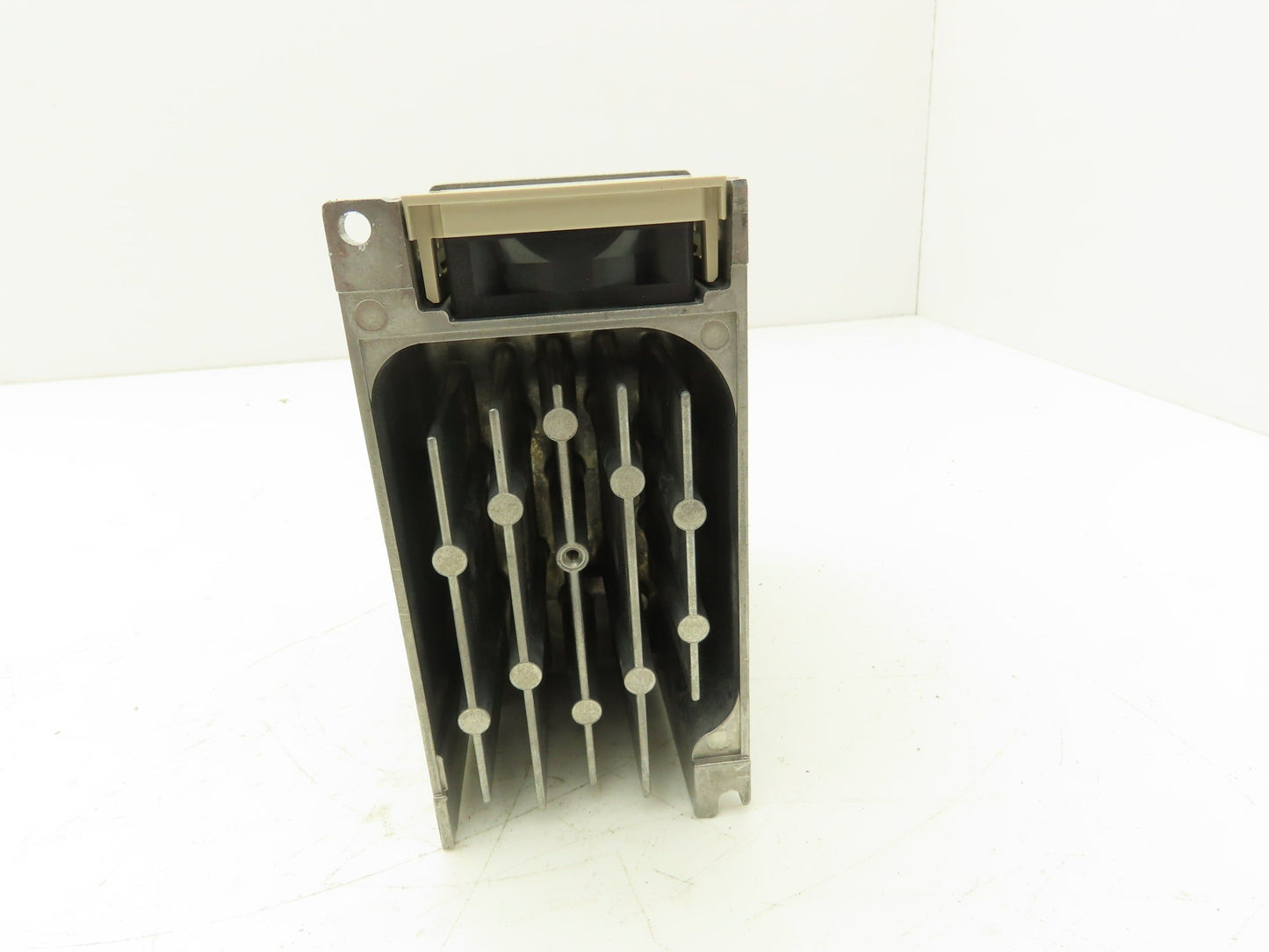 Yaskawa CIMR-VU2A0006FAA V1000 Series AC Servo Drive 240V 3Ph Rev C