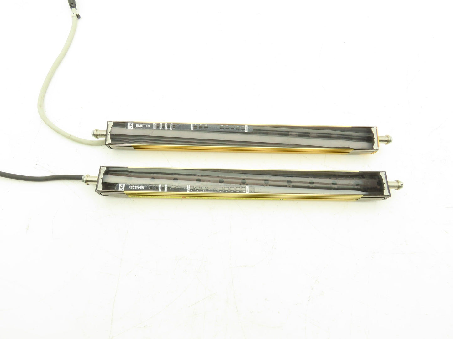 Omron F3SJ-A0320P30-L F3SJ-A0320P30-D Light Curtain Emitter/Receiver Set