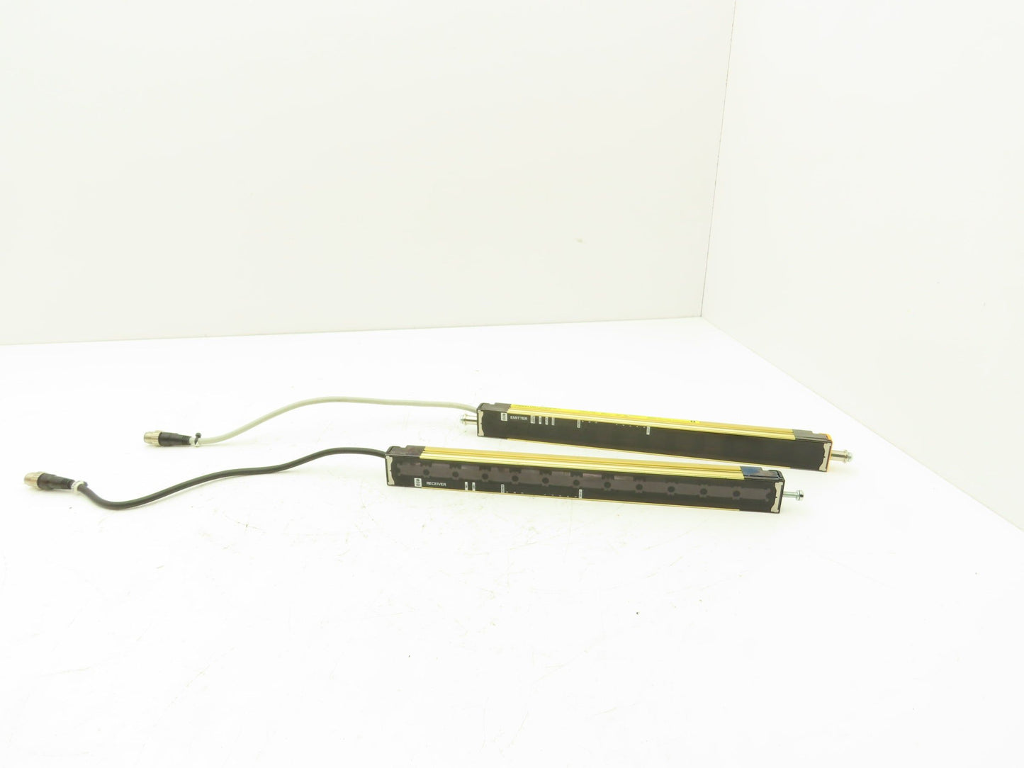 Omron F3SJ-A0320P30-L F3SJ-A0320P30-D Light Curtain Emitter Receiver Set/Bracket
