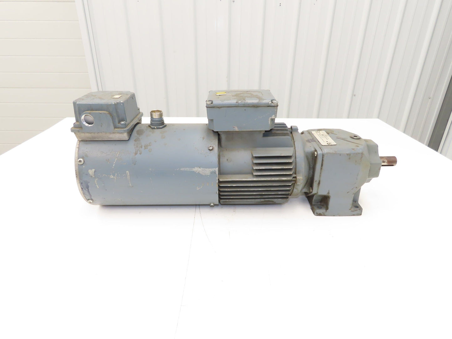 KEB G1.2B DA80G4 FI Inline Gearmotor 13.67:1 Reducer 1690/124rpm .75Kw 230/460V
