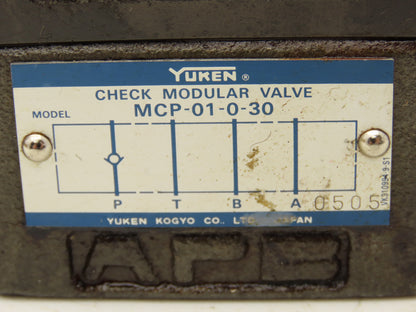 Yuken DSG-01-3C4-D24-70 Directional Solenoid Valve 3 Pos 4 Way 24VDC W/Manifold
