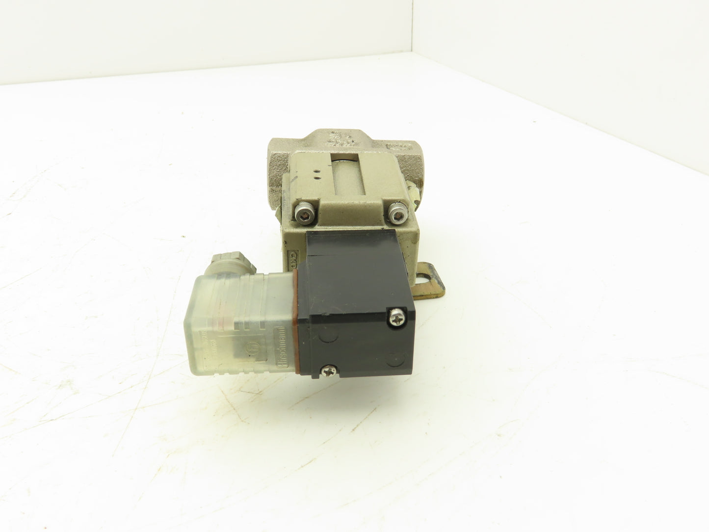 CKD CVS2-15A-10-B2HSB-3 Pneumatic Solenoid Valve 2 Way 2 Position 1/2"NPT 24VDC
