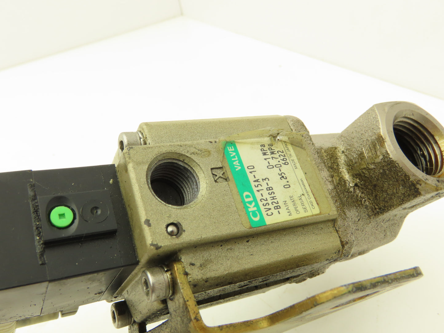 CKD CVS2-15A-10-B2HSB-3 Pneumatic Solenoid Valve 2 Way 2 Position 1/2"NPT 24VDC