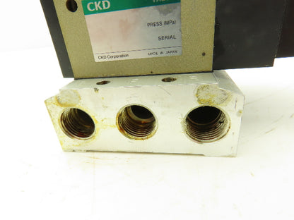 CKD 4KA310-LS-A Pneumatic Solenoid Valve Manifold Assembly 24VDC 3/8" NPT