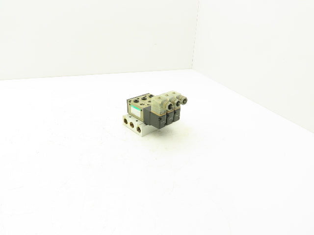 CKD 4KA310-LS-A Pneumatic Solenoid Valve Manifold Assembly 24VDC 3/8" NPT
