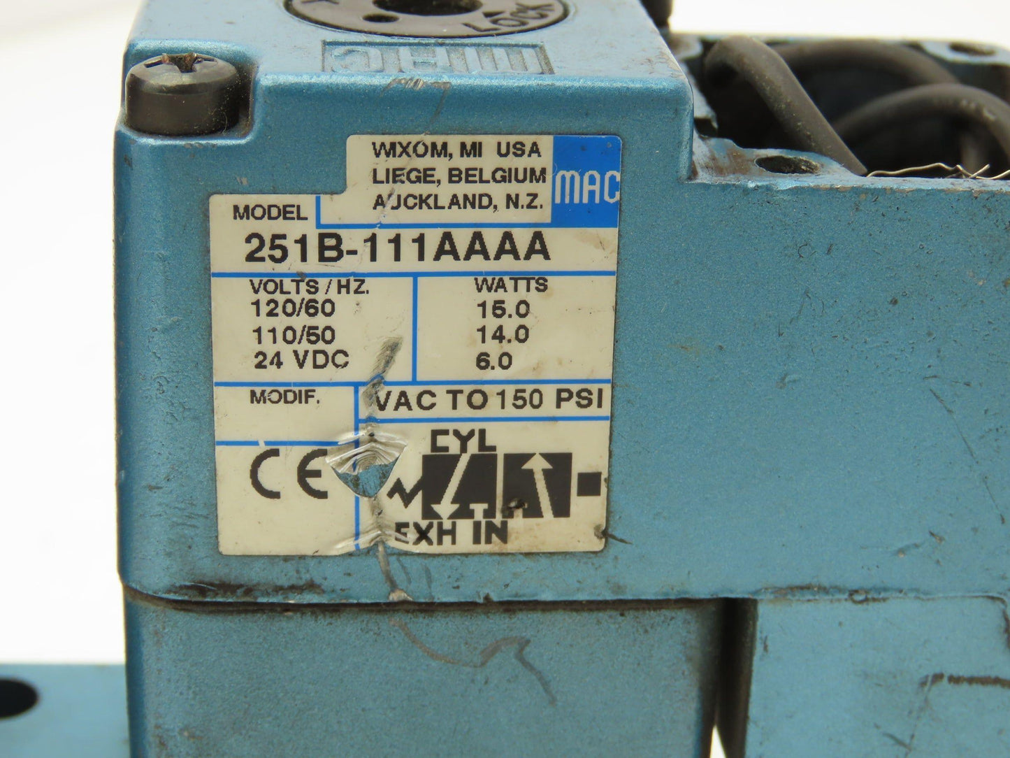 MAC 251B-111AAAA Pneumatic Air Solenoid Valve Regulator 120 psi 120VAC 24VDC 3/2