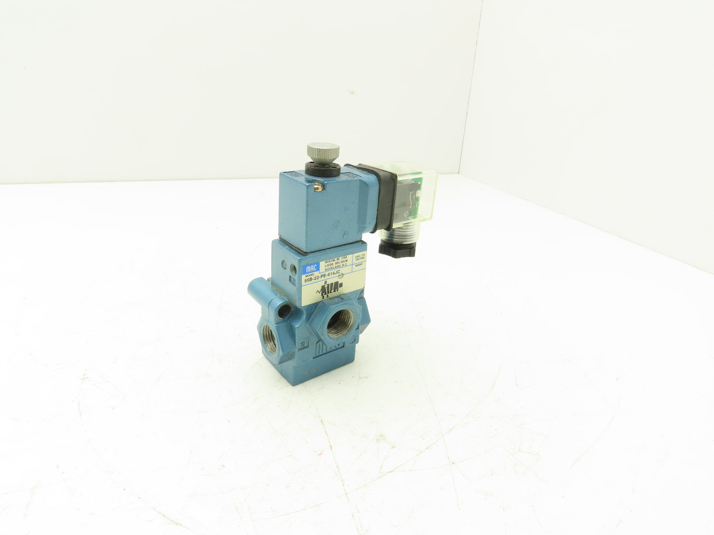 MAC 55B-22-PE-614JC Solenoid Valve 3/8" NPT 24VDC Coil 30-150PSI