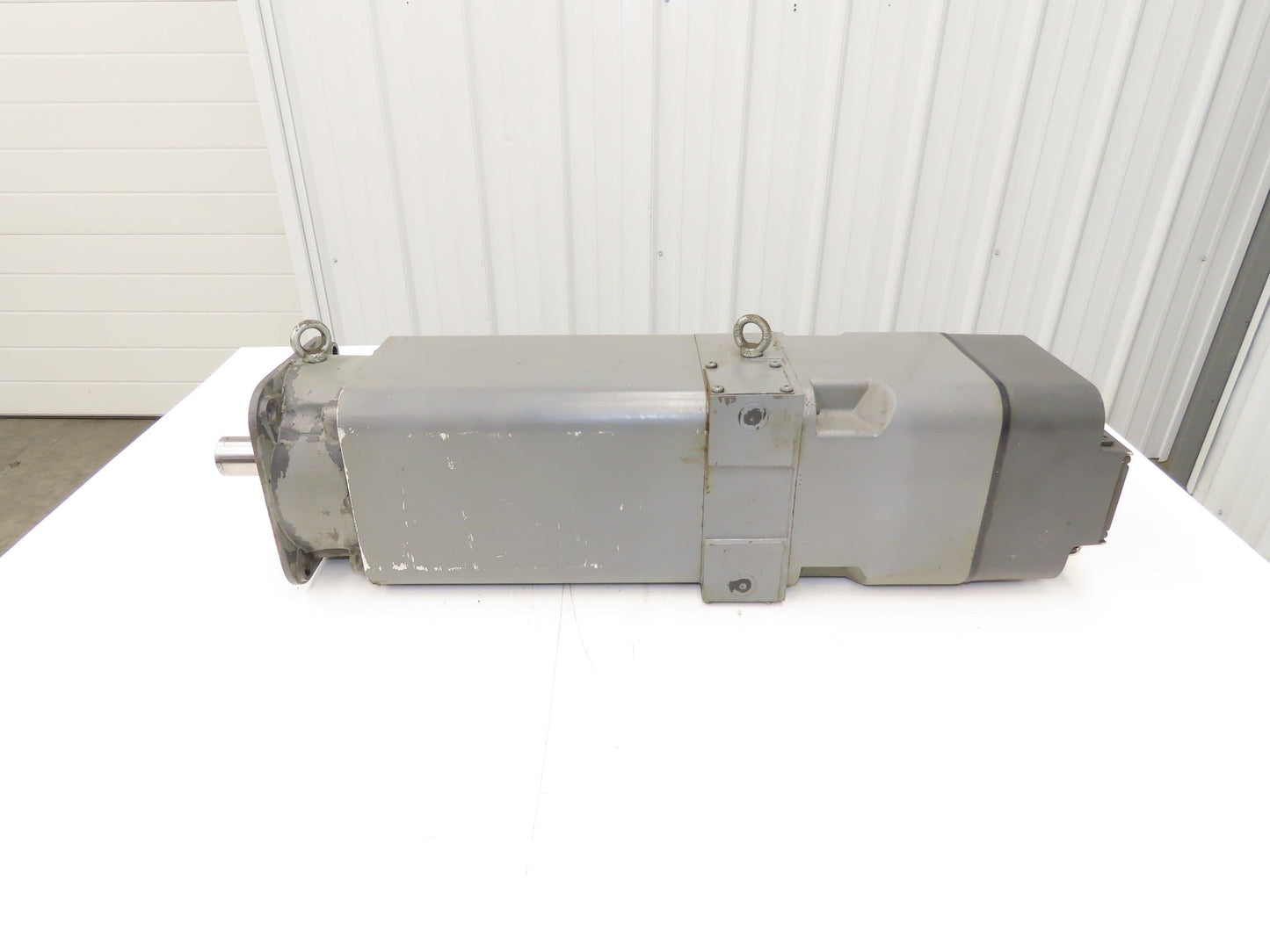 Siemens 1PM6105-2LF81-1AR1-Z Servo Motor 7.5Kw 4000 RPM Encoder Q01 256 S/R