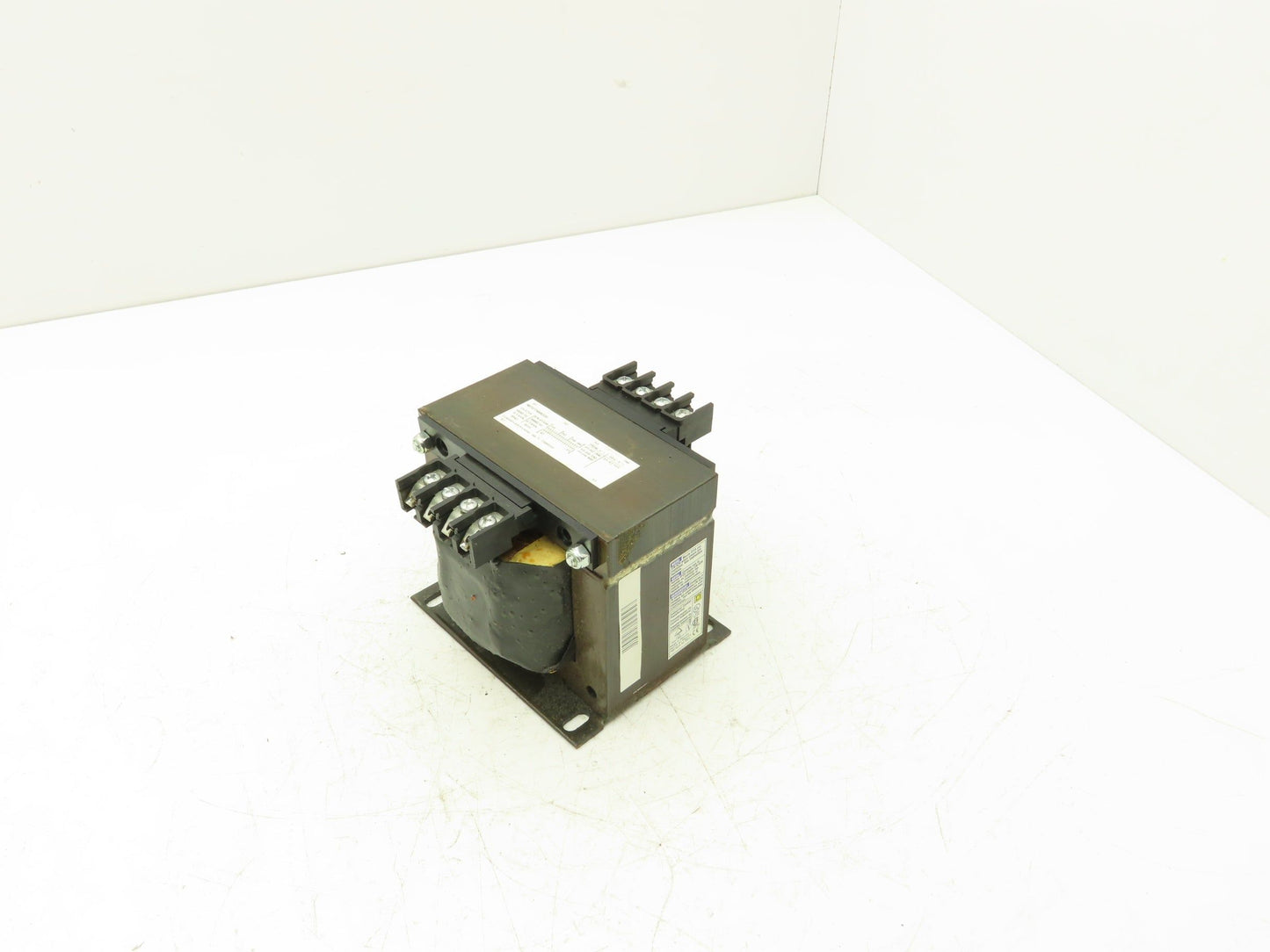 Square D 9070T500D20 Power Transformer 500VA 1Ph HV 208/230/460 LV 115 Class 180