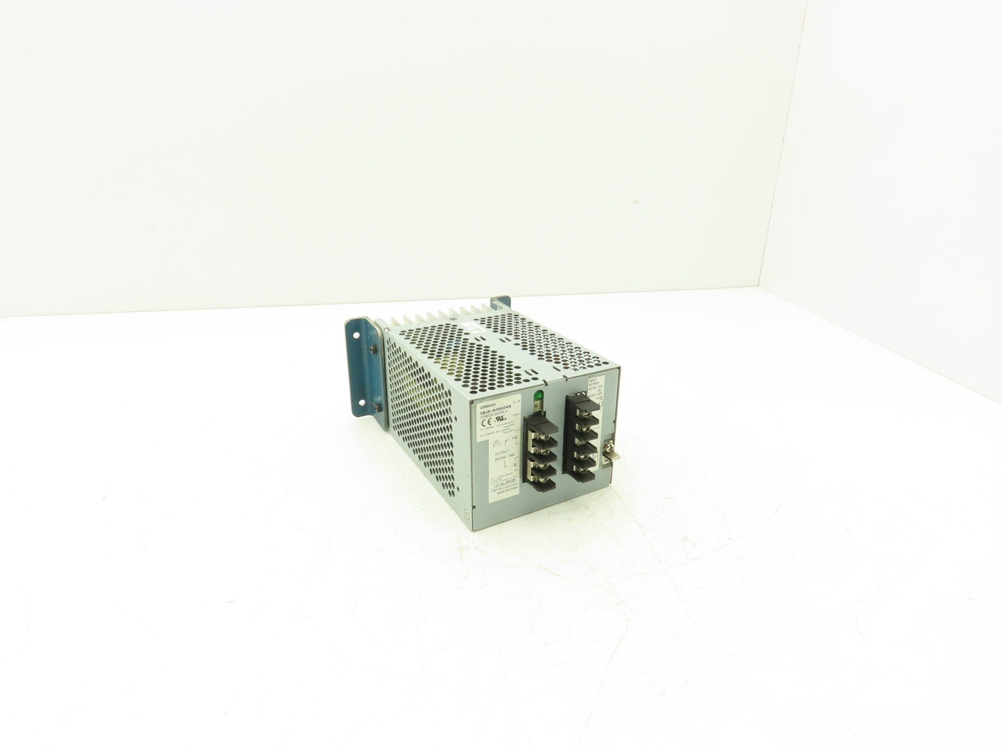 Omron S8JX-N30024N Power Supply 24VDC 14A Output 120/240VAC 1Ph 4.5/8A Input