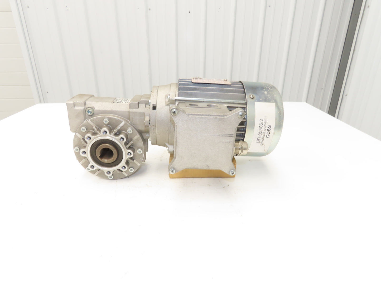 Varvel SRS060401925 Gearmotor 40:1 Reducer 42 RPM Hollow Shaft 0.9Hp 480V IEC 80