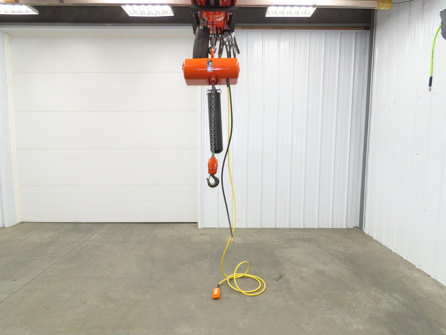 CM Lodestar RR 2 To Electric Chain Hoist 16 FPM 20' Lift 230/460 V 16' Pendant