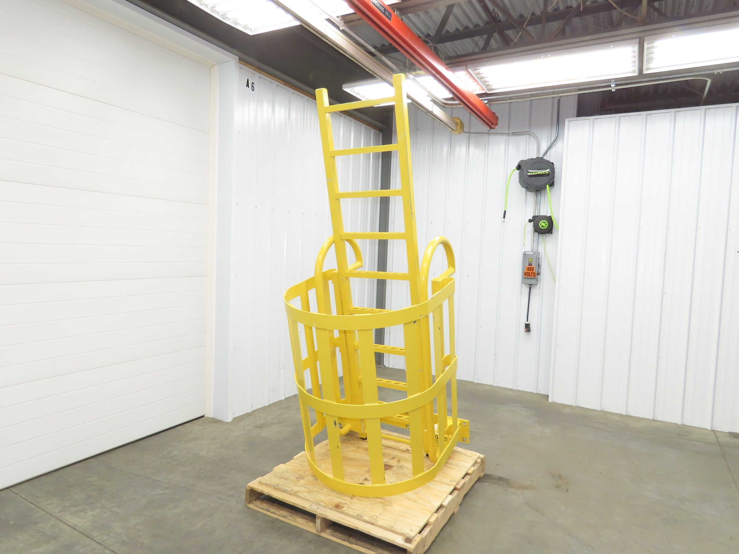 Industrial Mezzanine OSHA Ladder 7' Floor Height Cage Safety Steel Rai ...