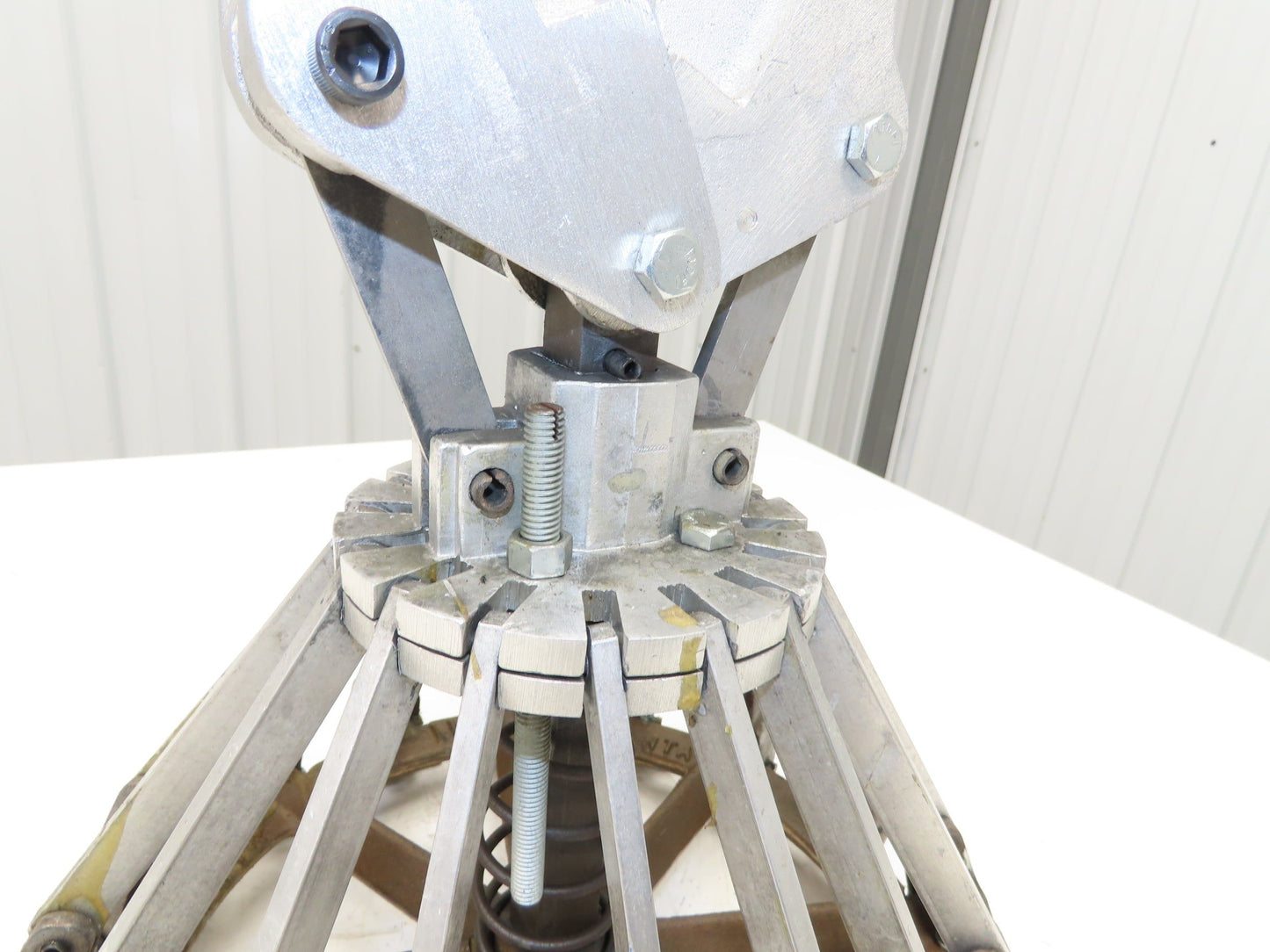 Cary 26WLUS Sparkless Manual Closing Tool 11.25" 5 Gallon Pail Lidder Steel