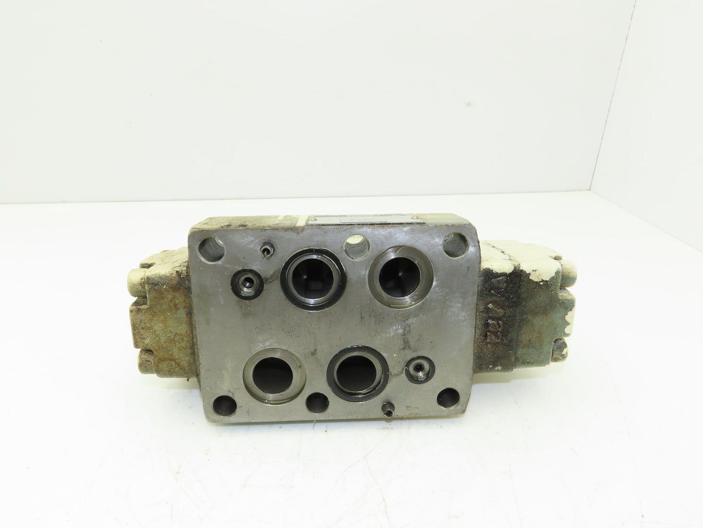 Yuken Vickers DG4V-3-6C-M-P7-H-7-50-JA100 Directional Valve DHG-06-3CI3-ET-5036