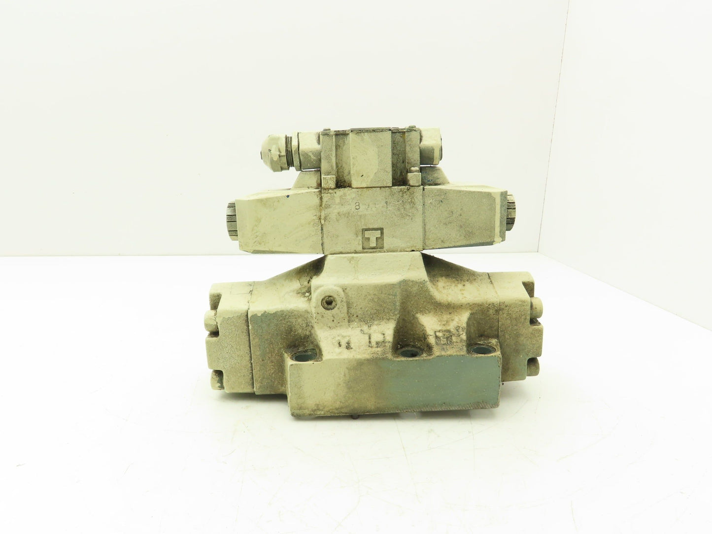 Yuken Vickers DG4V-3-6C-M-P7-H-7-50-JA100 Directional Valve DHG-06-3CI3-ET-5036