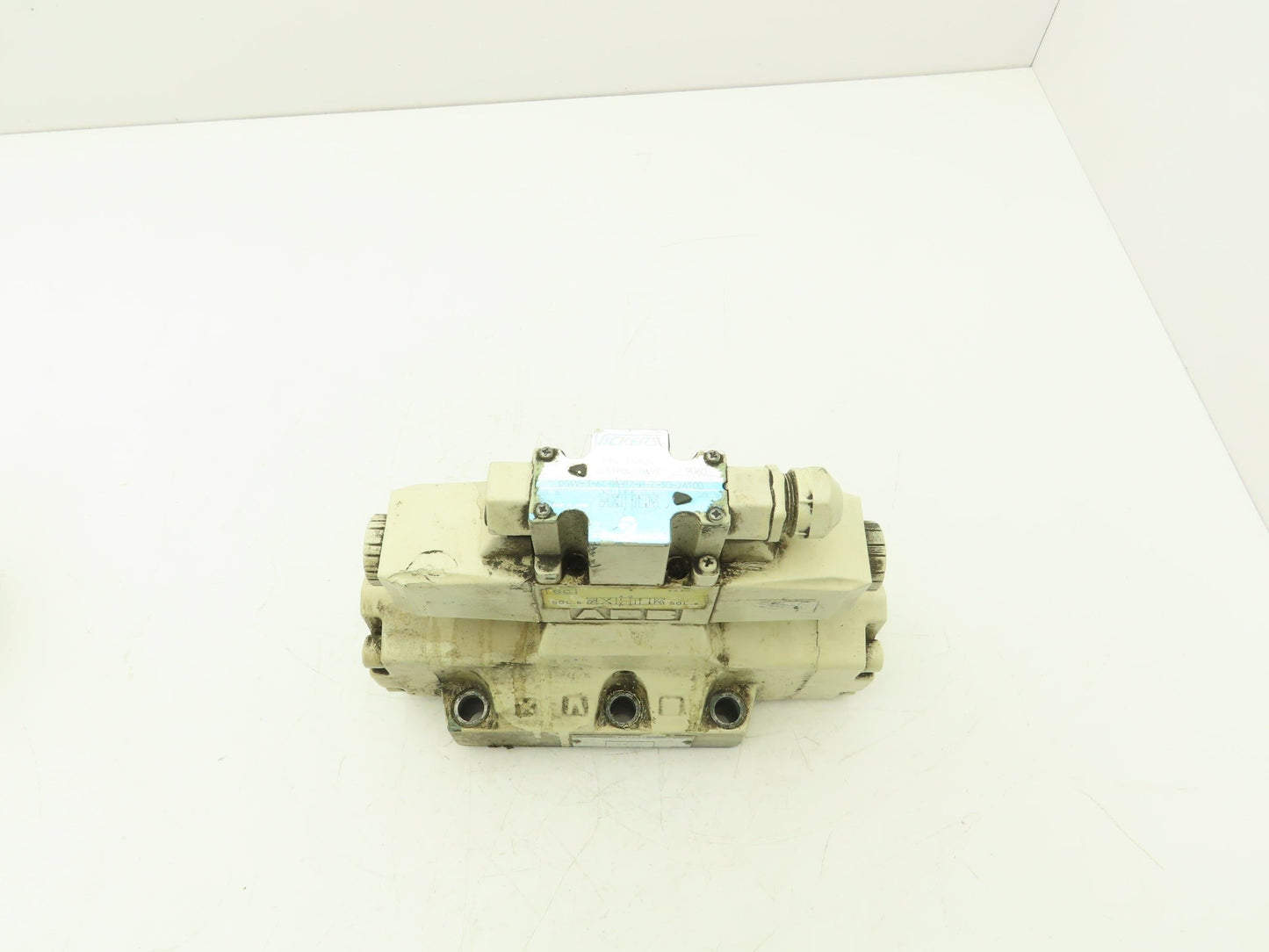 Yuken Vickers DG4V-3-6C-M-P7-H-7-50-JA100 Directional Valve DHG-06-3CI3-ET-5036