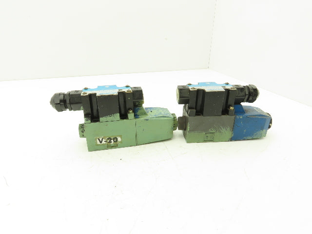 Vickers DG4V-3-2A-M-P7-H-7-50-JA100 Directional Solenoid Valve 24VDC  Lot of 2