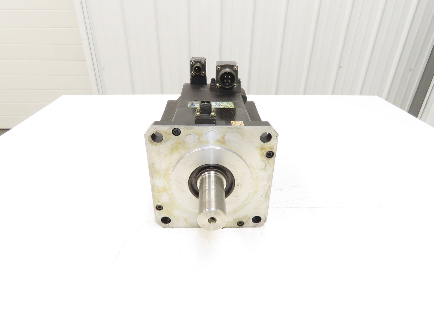 Okuma BL-MC100J-20SB AC Servo Motor 2kW 2000 RPM 133V 8.91A 3PH Encoder