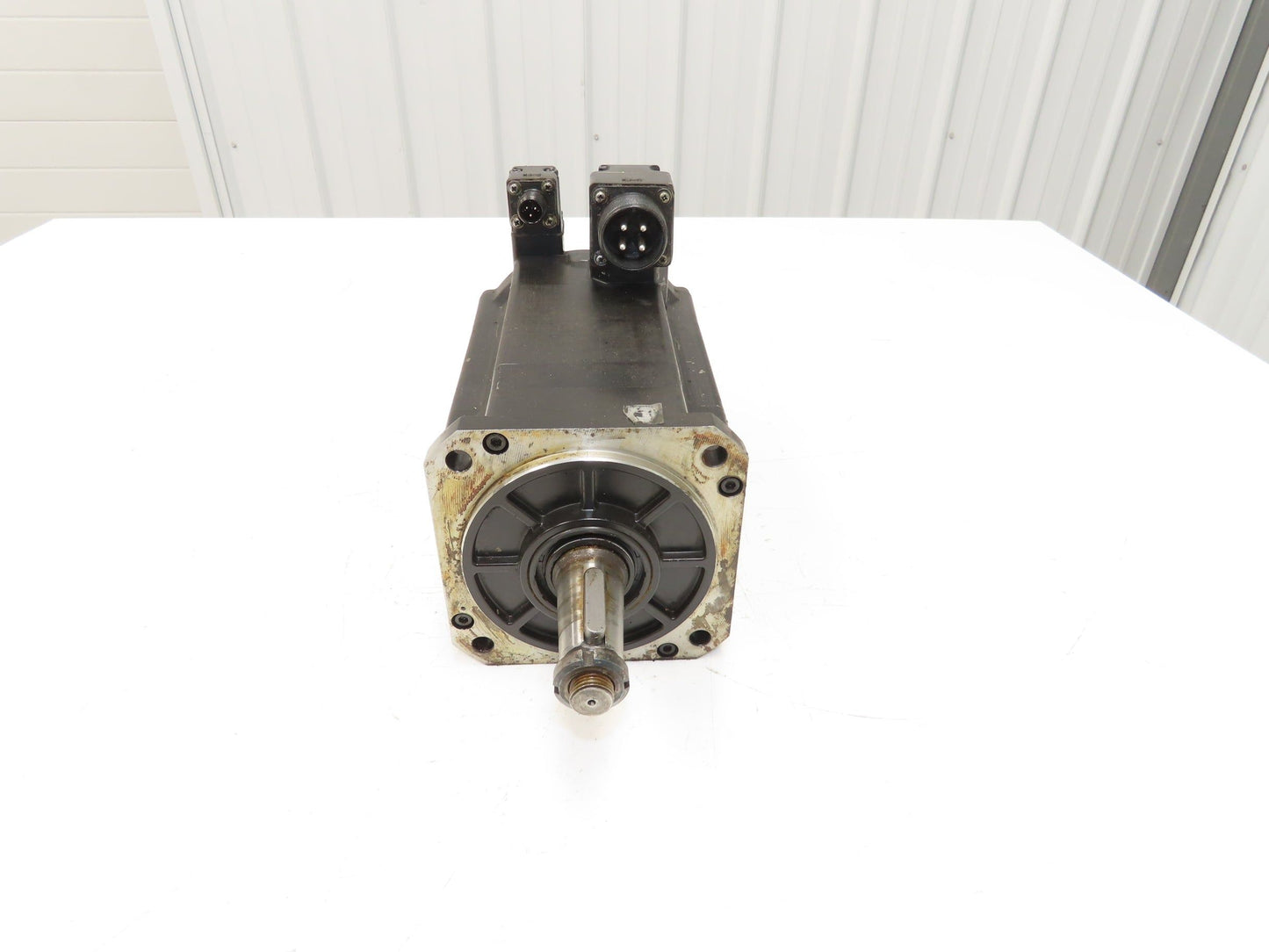 Okuma BL-MC140J-20T AC Servo Motor 2.8kW 133V 2000 RPM 3PH Encoder ER-J-7200D