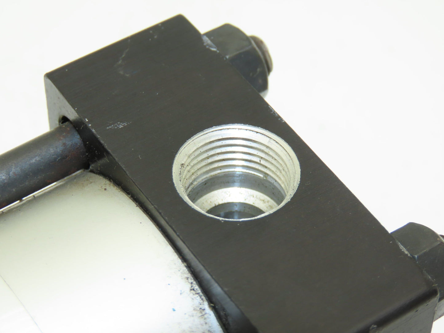 Numatics F1AL-01L1D-CAA0 Pneumatic Air Cylinder 2" Bore 1.68" Stroke