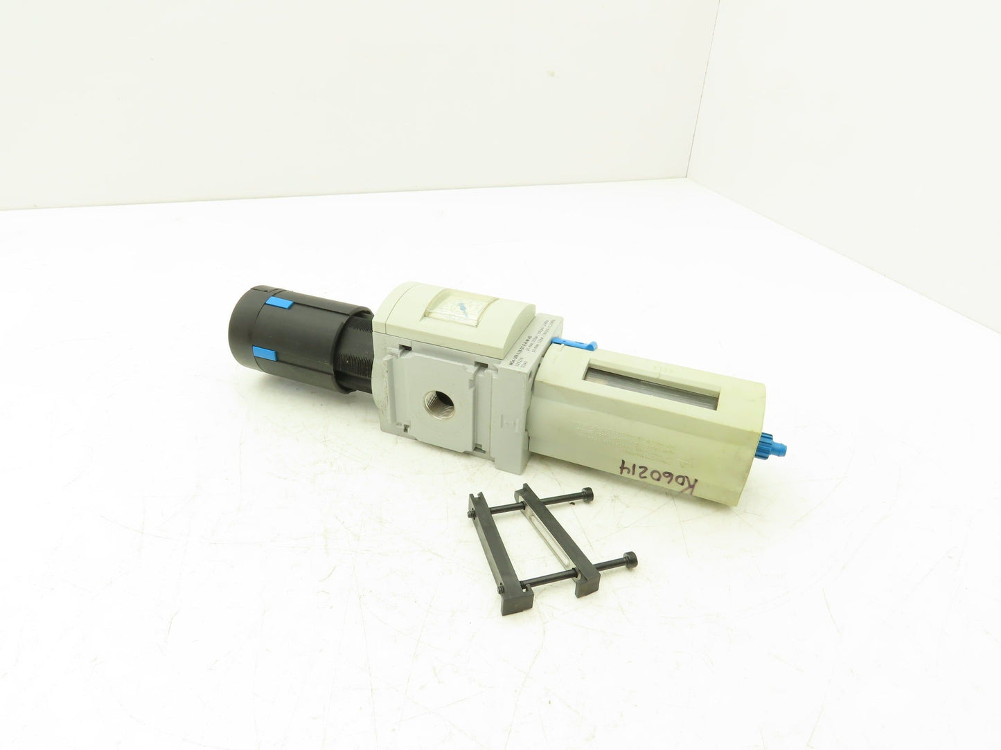 Festo MS6-LFR-3/8-D7-E-R-M-AS Regulator Filter Gauge 300/180 psi 3/8" NPT