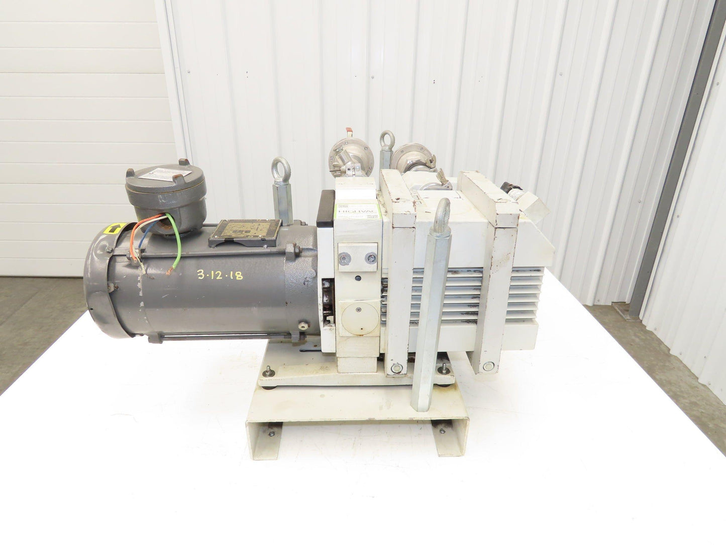 Trivac D16B Leybold 2-Stage Rotary Vane Vacuum Pump 16m³/h 1x10-4mbar 1.5Hp 3Ph