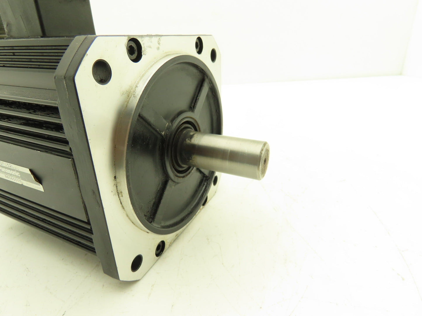 Panasonic MDM152L2C AC Servo Motor 1.5kW 200V 3PH W/Encoder