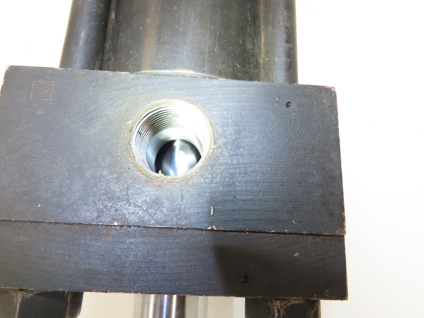 Beloit 2744420209 Hydraulic Cylinder 3-1/2"" Bore 19" Stroke Clevis Mount