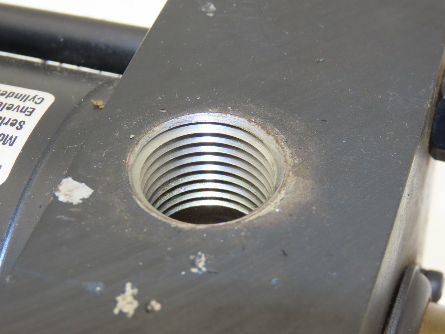 Parker CHMAU14C Pneumatic Cylinder 3.25" Bore 2" Stroke 200psi Cap Flange