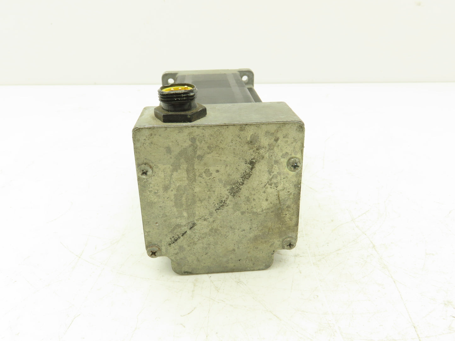 Industrial Devices Corp P33V Stepper Motor 5 Pin 16mm Shaft