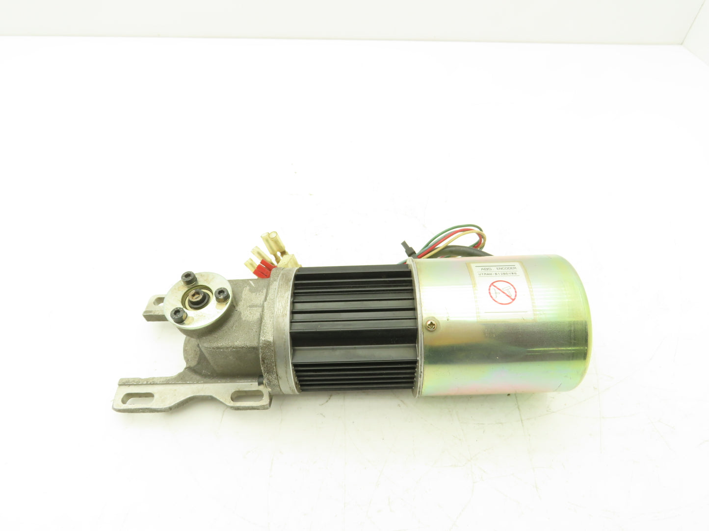 Yaskawa USAREM-01YRW11 AC Servo Motor 3000rpm 110W 1Amp 0.35Nm
