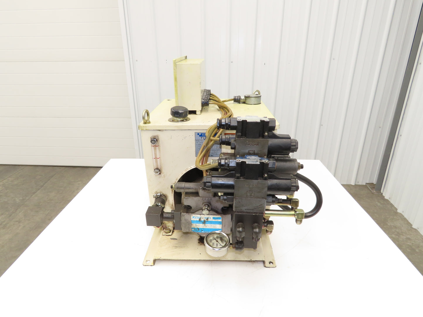 Hydraulic Power Unit 8 Gal 8gpm 2000psi 3Hp 220V 3PH P16VMR