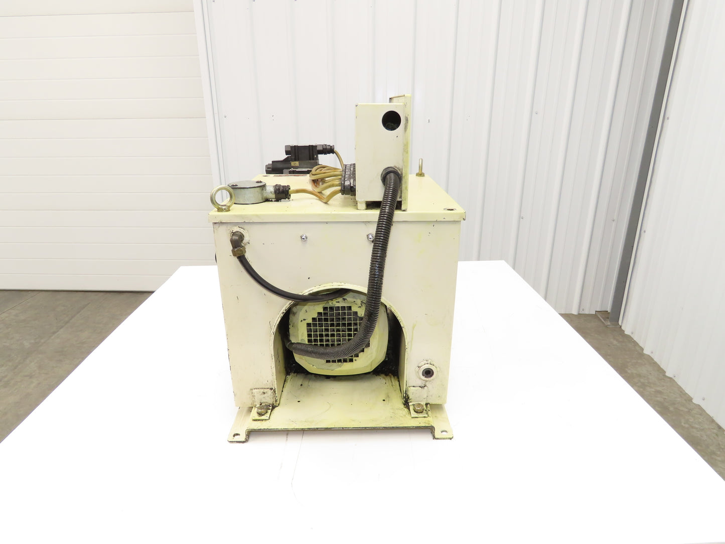 Hydraulic Power Unit 8 Gal 8gpm 2000psi 3Hp 220V 3PH P16VMR