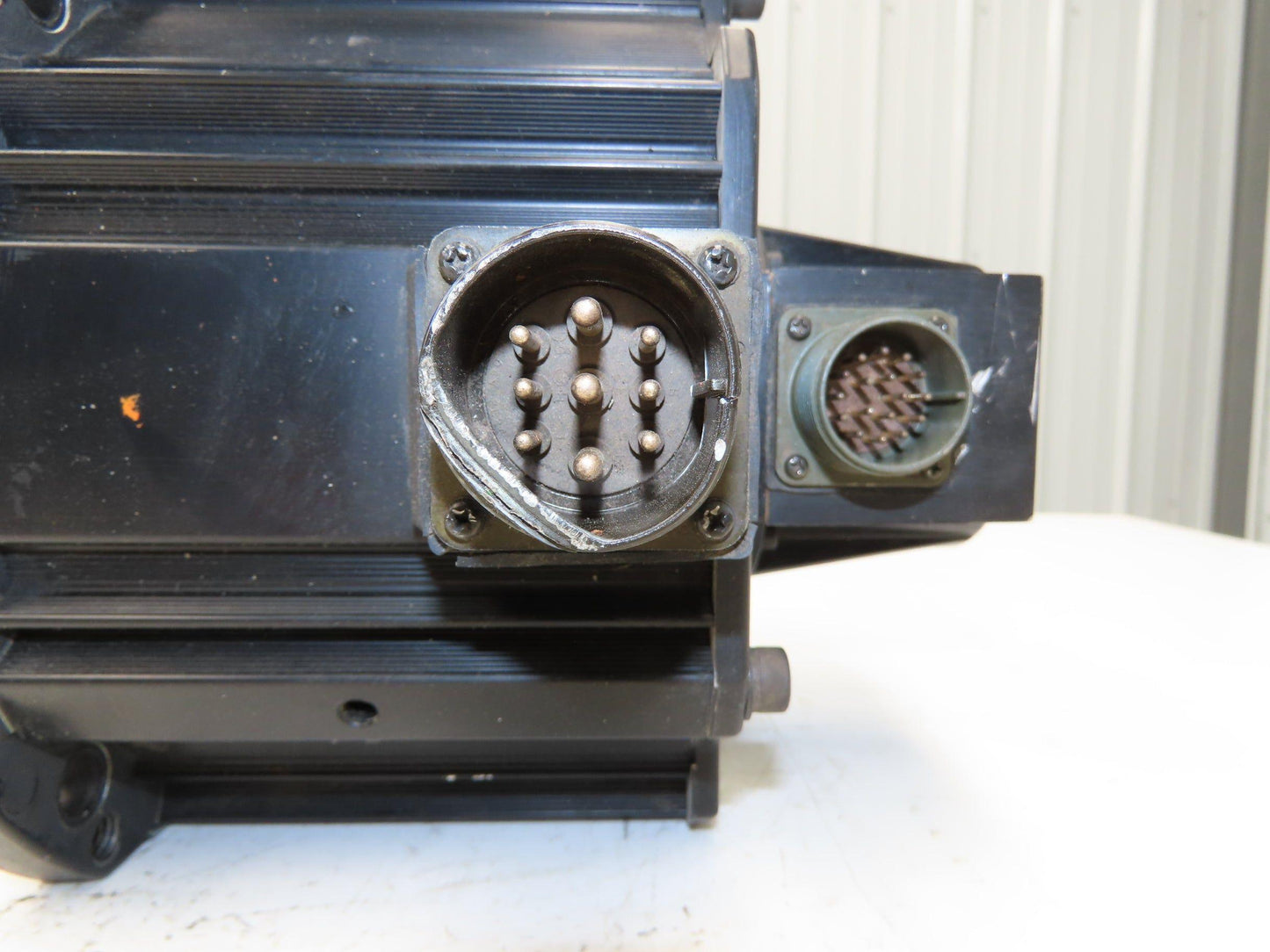 Okuma MFM552Q4V AC Servo Motor 5.5Kw 2000 RPM 26Nm Bent Socket See Photos