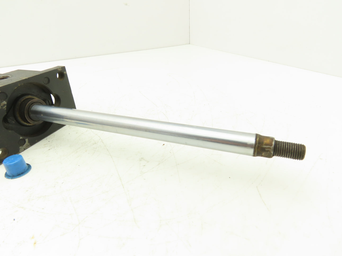 Parker JMAU14A Pneumatic Cylinder 2" Bore 8" Stroke 200psi Cap Flange