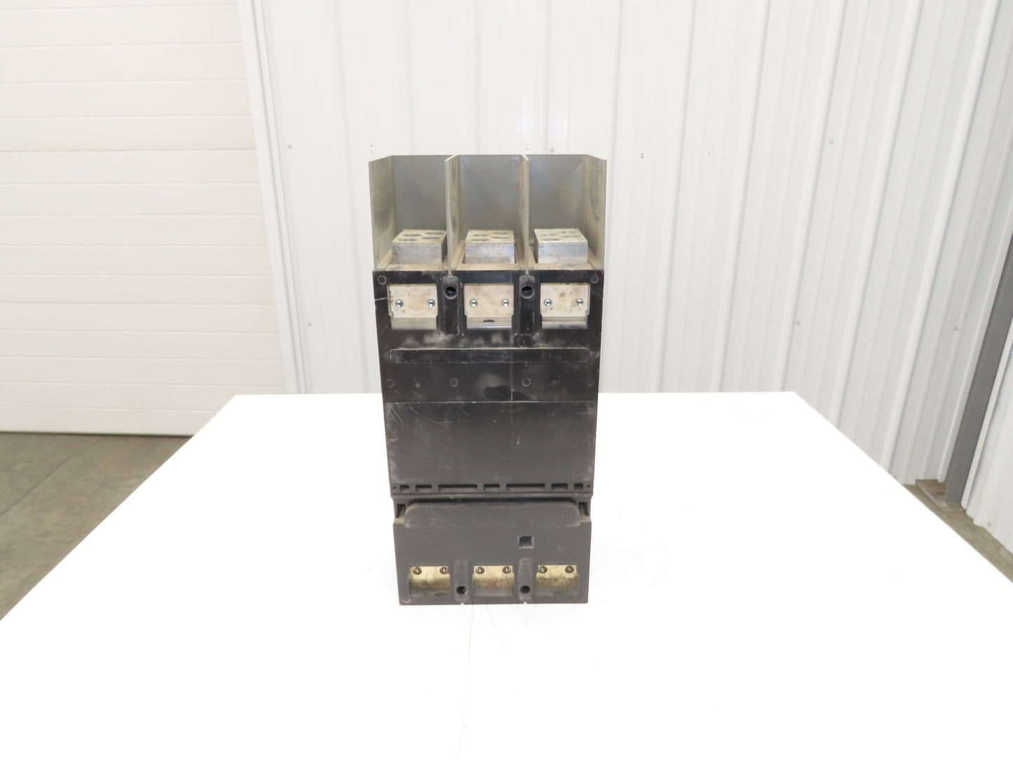Siemens NXD63S120A Sentron Circuit Breaker 1200A 600V 3 Pole Magnetic Adj