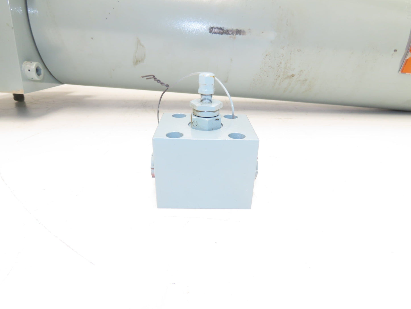 Parker A7L0578D3KPN High Pressure Accumulator 3000PSI 7 x 24" Buna Oilgear