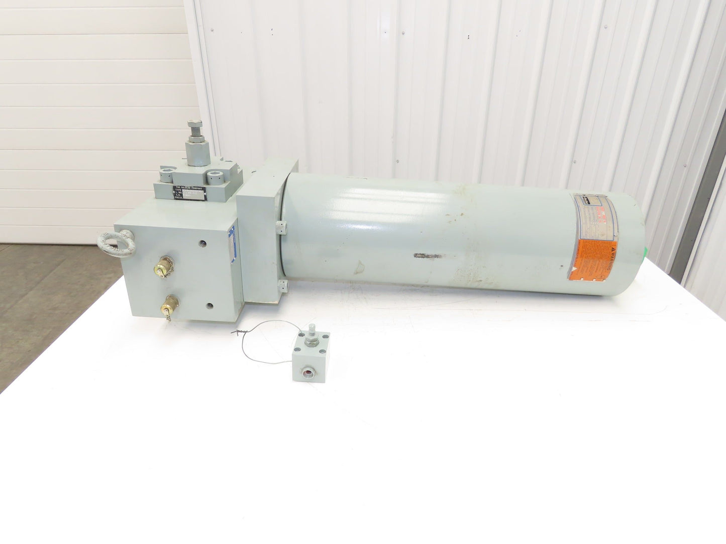 Parker A7L0578D3KPN High Pressure Accumulator 3000PSI 7 x 24" Buna Oilgear