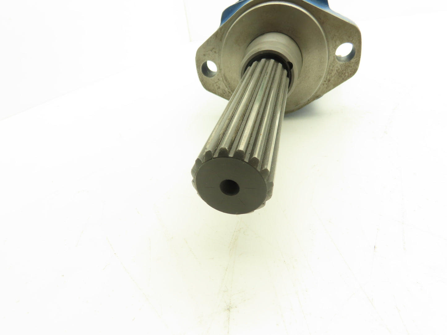 Char-Lynn 2TH08AS2S-E Hydraulic Motor 4" Shaft 16-Spline