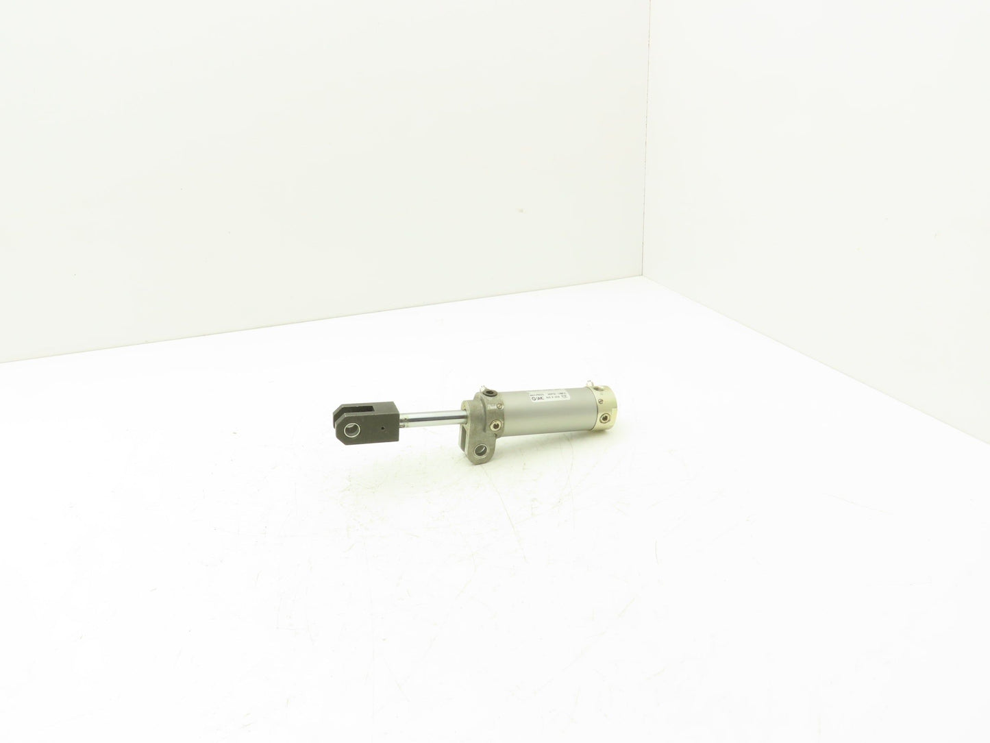 SMC CKGA32-S2198-50Y Pneumatic Air Clamp Cylinder 32mm Bore 50mm Stroke 145psi