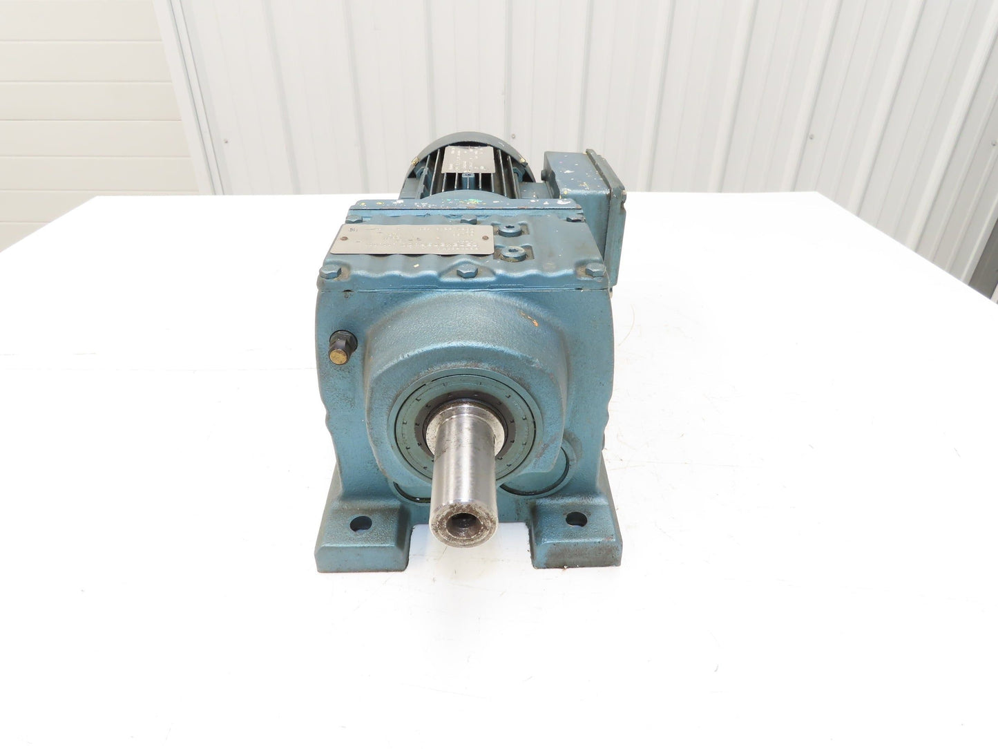 Sew Eurodrive DFT80K4 AC Gearmotor 80:1 Ratio 21rpm 0.75Hp 230/460V