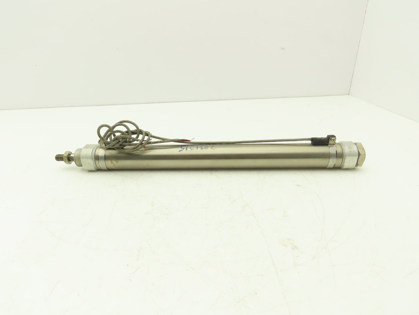SMC CDM2B32-300 Pneumatic Air Cylinder 32mm Bore 300mm Stroke 145psi